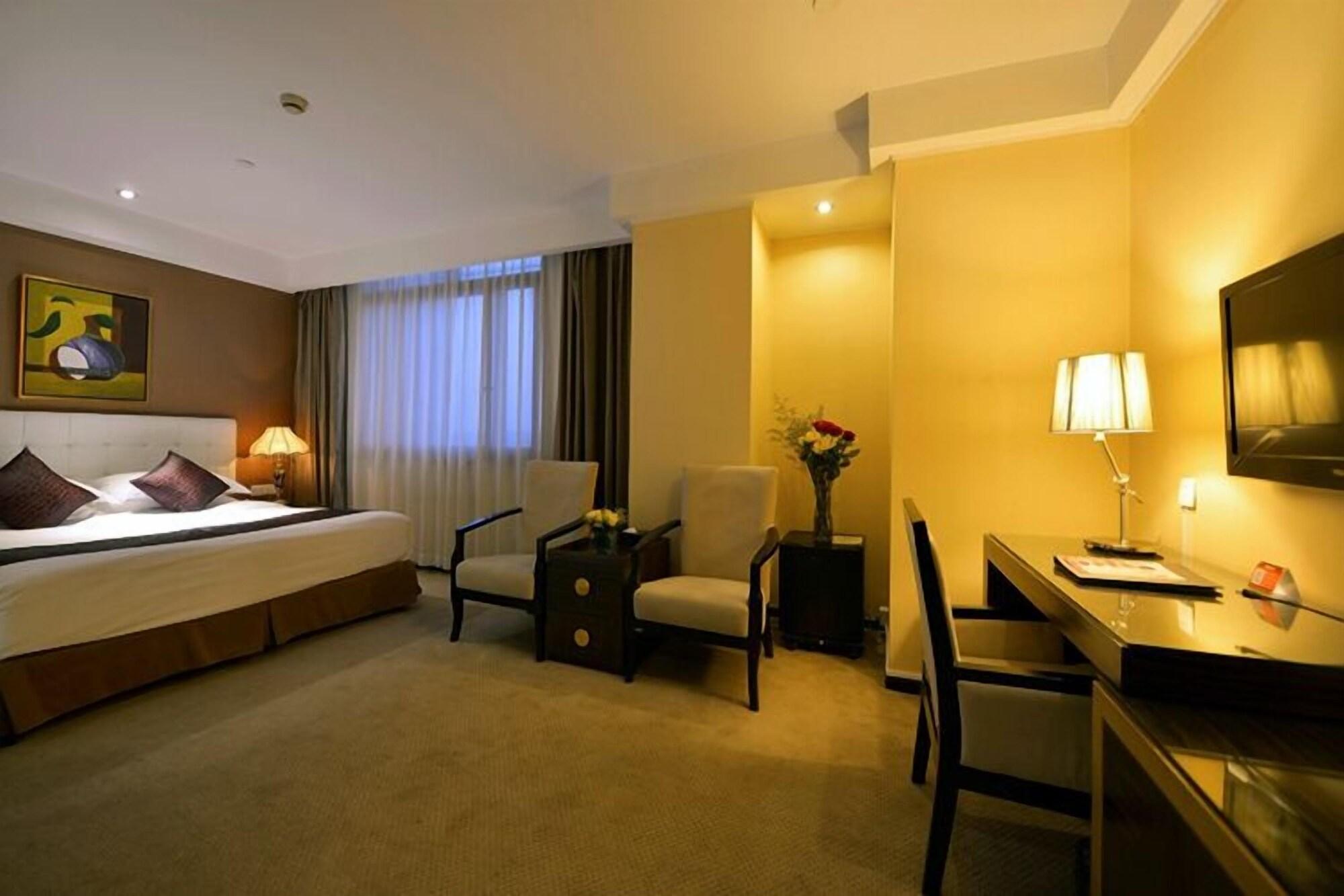 Kingtown Hotel Hongmei เซี่ยงไฮ้ ภายนอก รูปภาพ