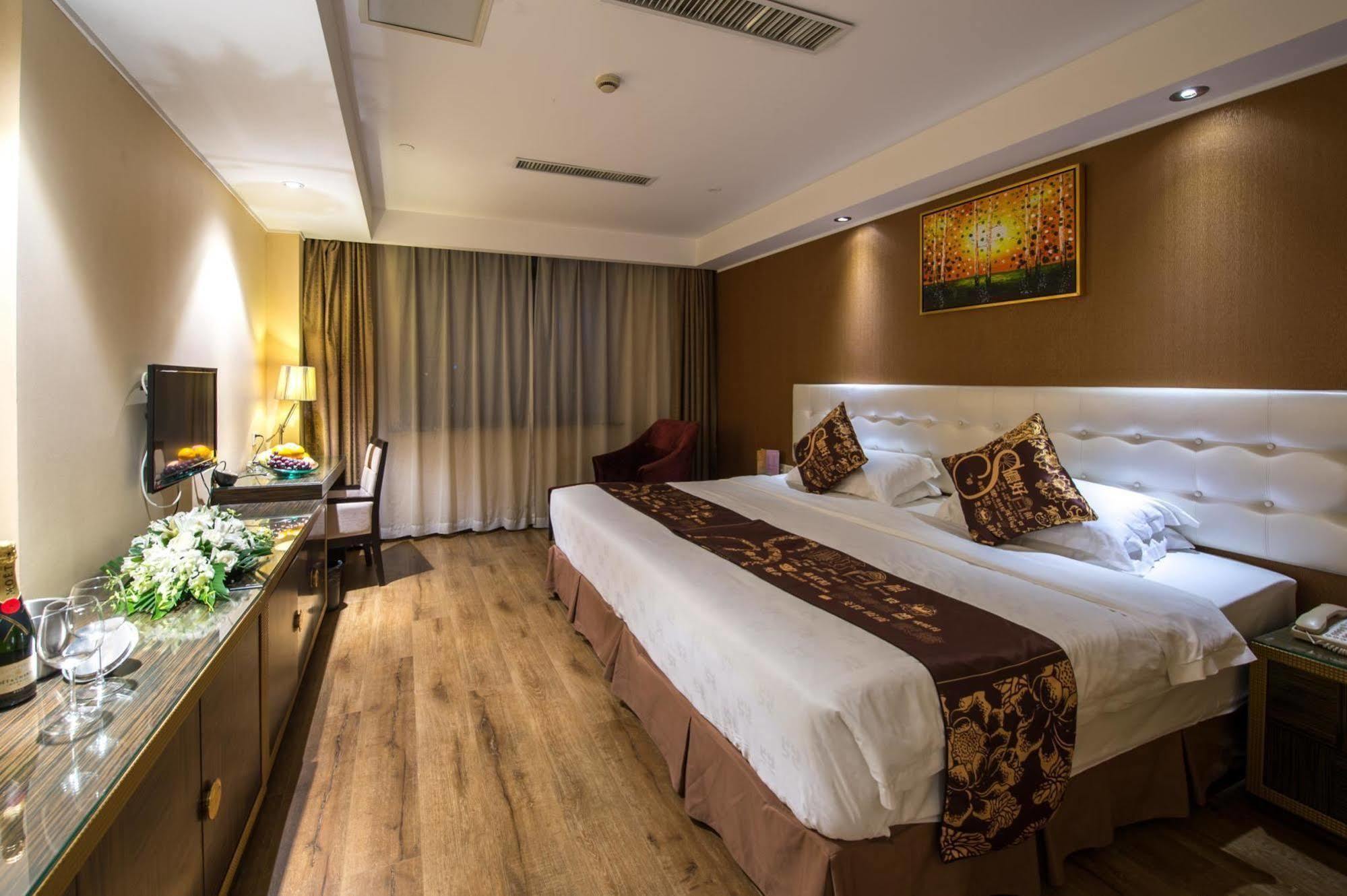 Kingtown Hotel Hongmei เซี่ยงไฮ้ ภายนอก รูปภาพ