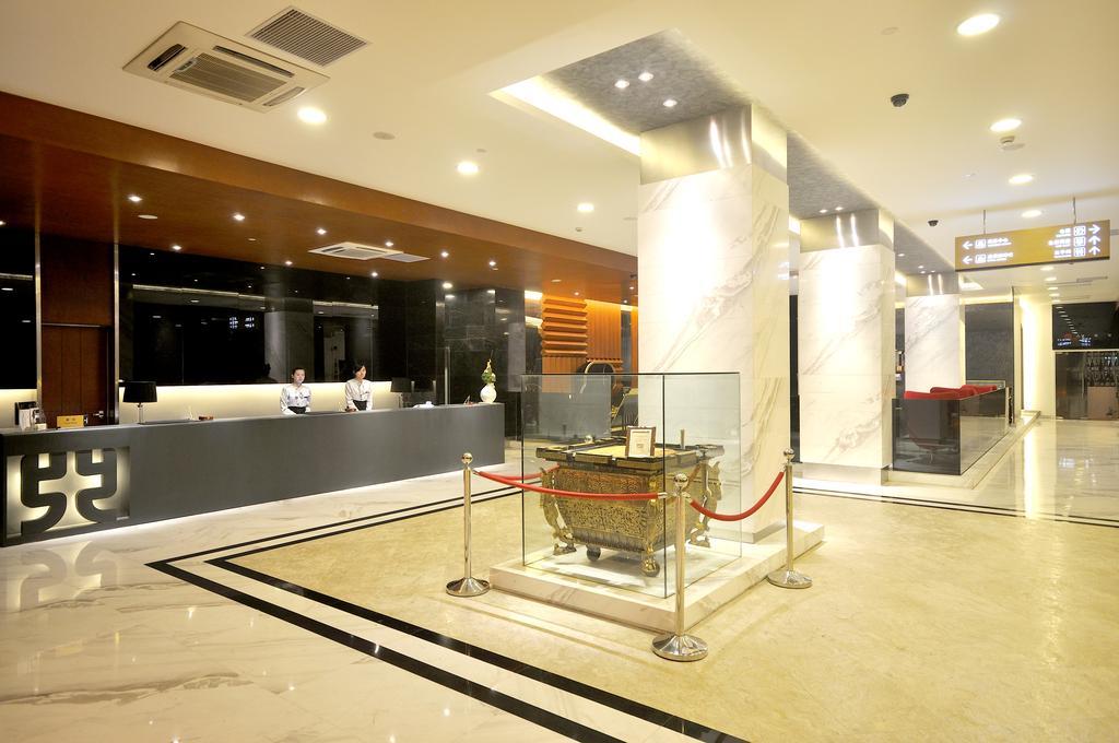 Kingtown Hotel Hongmei เซี่ยงไฮ้ ภายนอก รูปภาพ